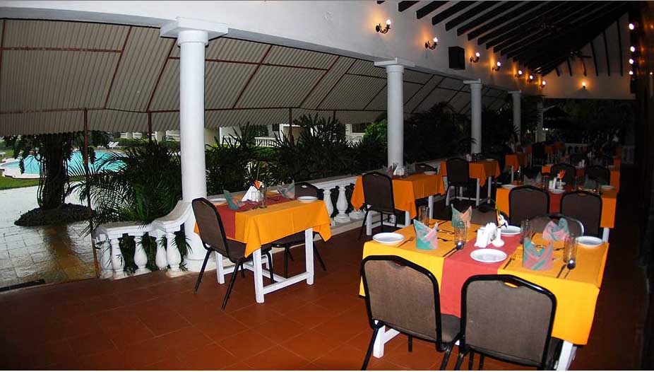 Resorte Marinha Dourada Goa Restaurant